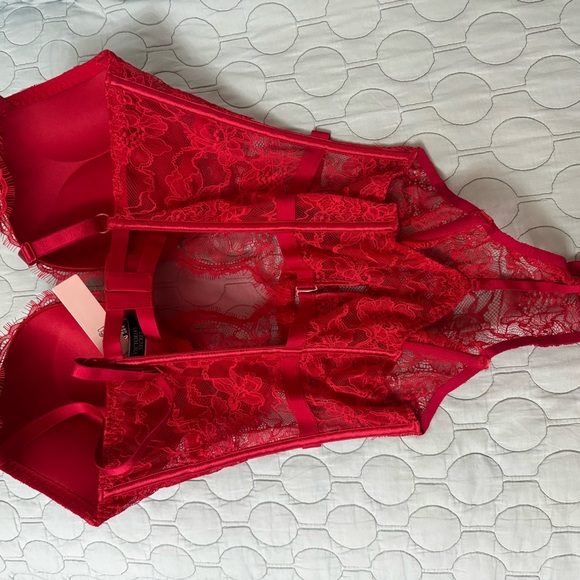 Victoria’s Secret sexy bombshell push up add 2 cups lace bodysuit red - Picture 8 of 10